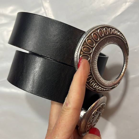 Coldwater Creek WITCH Round moon HOOK belt black leather Silver Buckle 42” large - Picture 13 of 14